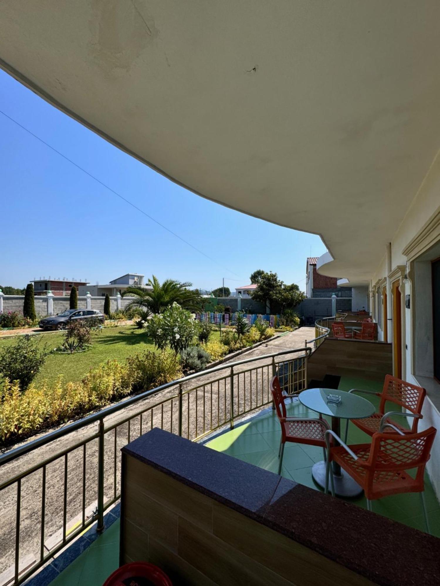 Ponari Apartments Rrotull Экстерьер фото