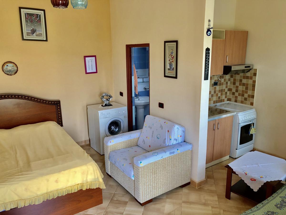 Ponari Apartments Rrotull Экстерьер фото
